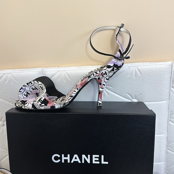 🌺🌺 CHANEL SANDALS SIZE 38.5 - Picture 1 of 10